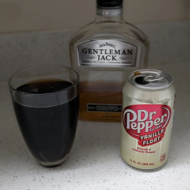 #newyearseve2022
#startingearly
#gentlemanjack 
#drpeppervanillafloat 
#drpepper